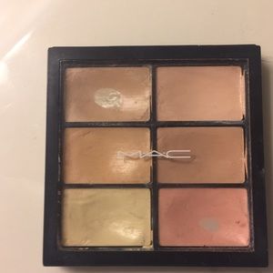 MAC PRO CONCEAL AND CORRECT PALLET